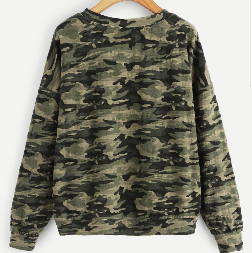 1 left Last Chance-Kangaroo Pocket Camo Pullover - Picture 4 of 5